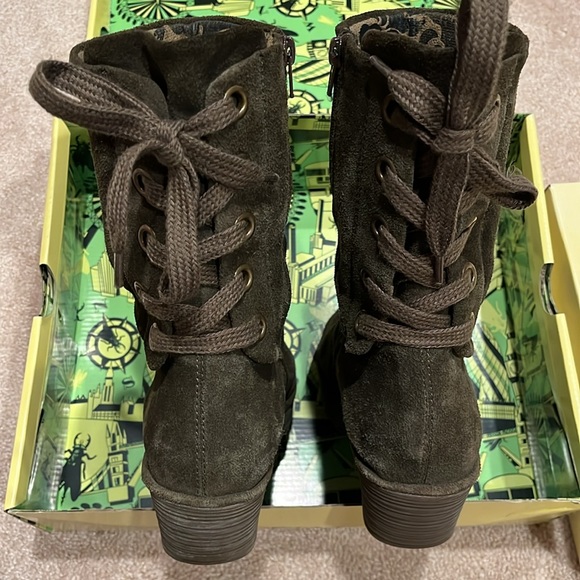 Fly London EU41 mid height, suede, combo of olive, grey, brown = boot color - Picture 4 of 14